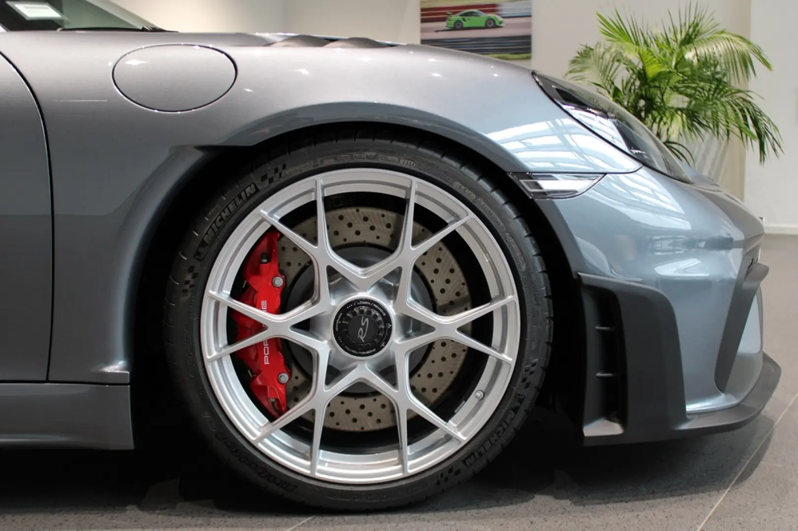 Porsche 718 Spyder RS