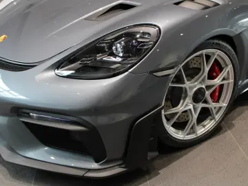 Porsche 718 Spyder RS