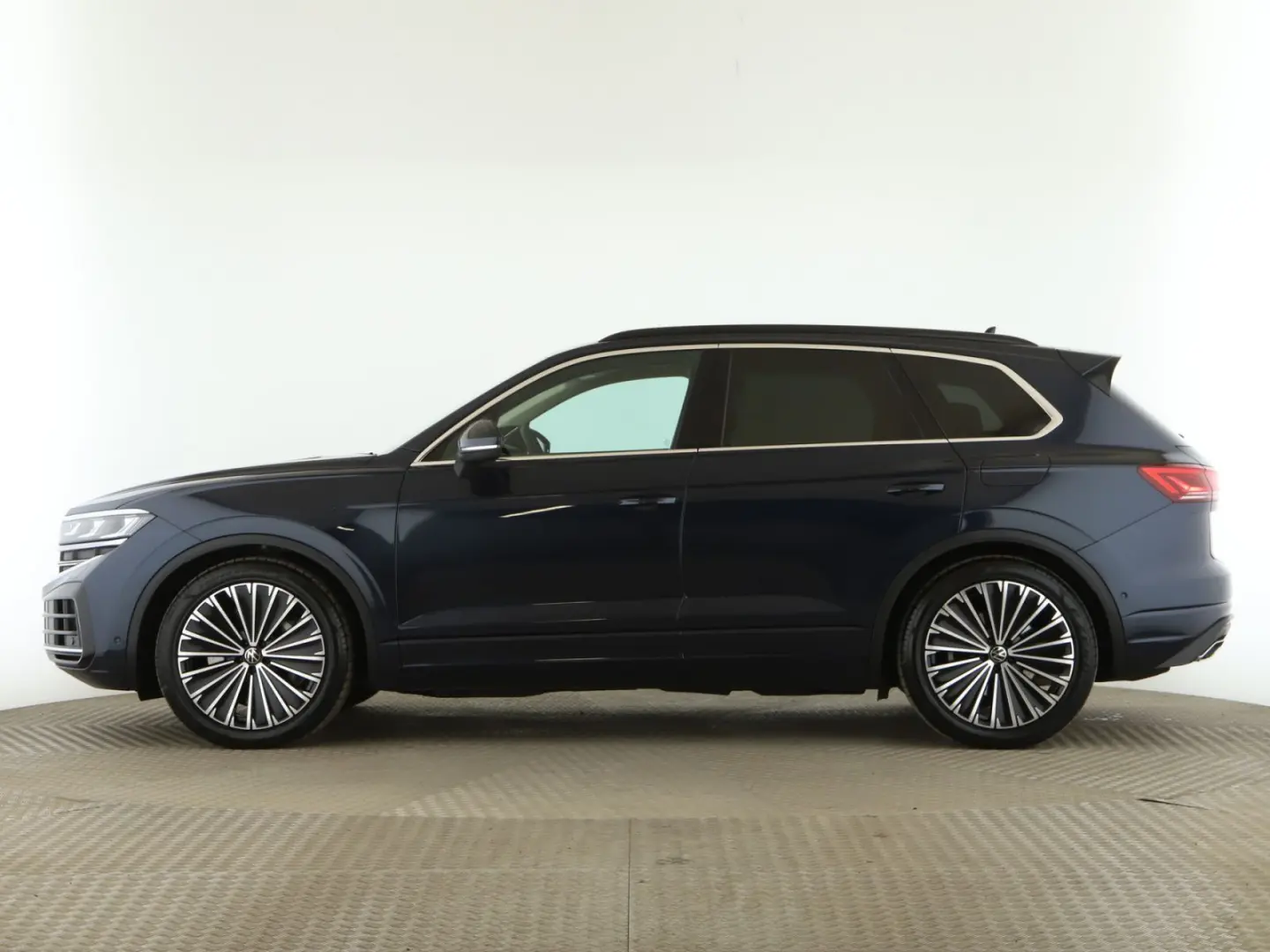 Touareg 3.0 TSIe Elegance 4M *HYBRID*Pano*AHK*Ma