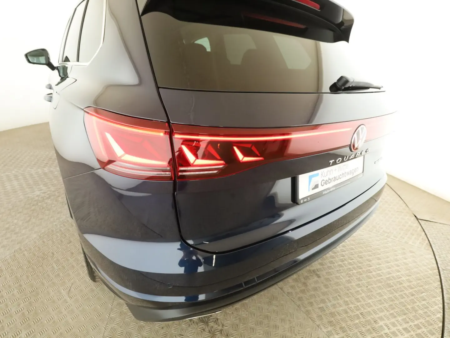 Touareg 3.0 TSIe Elegance 4M *HYBRID*Pano*AHK*Ma