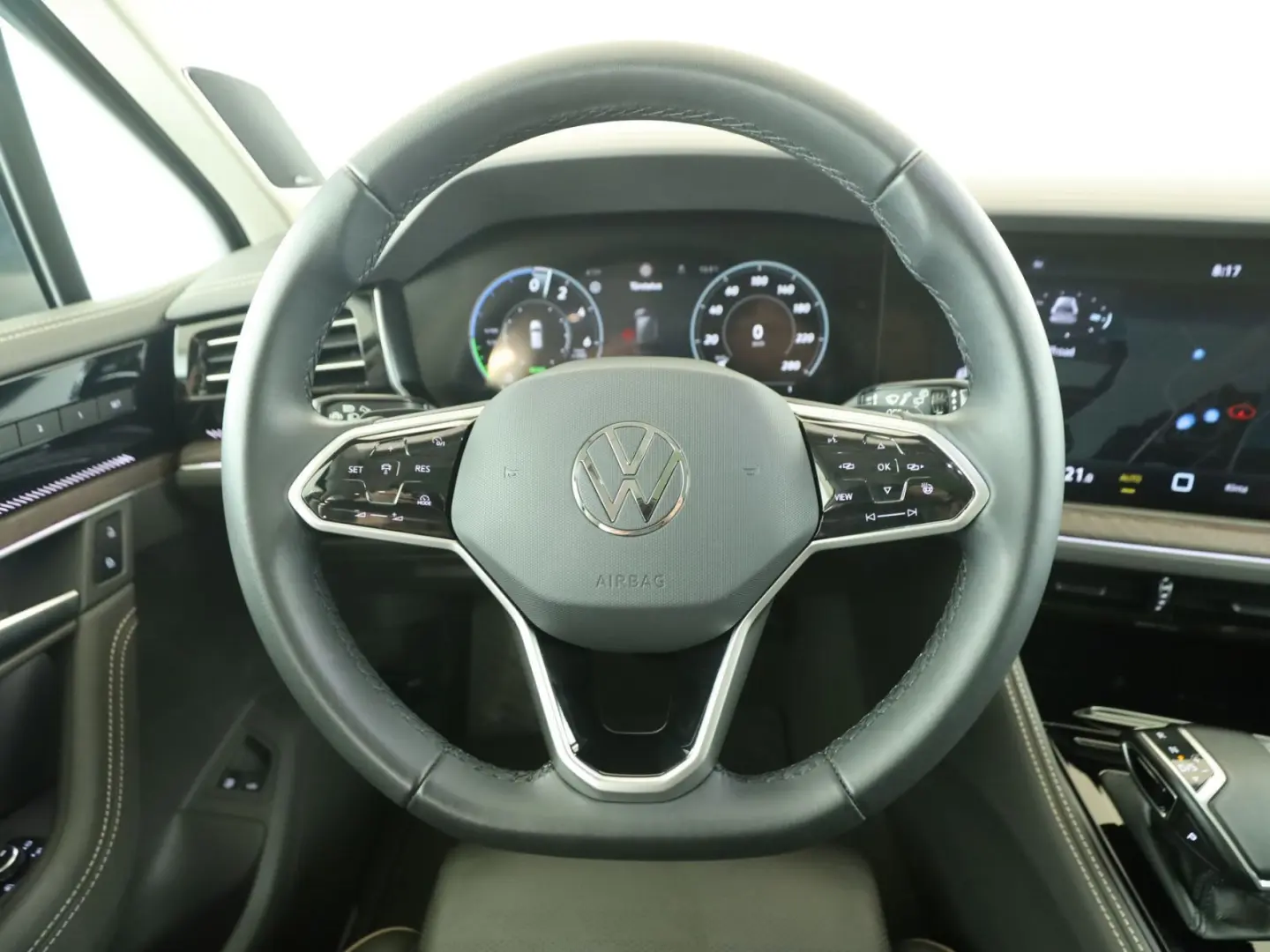 Touareg 3.0 TSIe Elegance 4M *HYBRID*Pano*AHK*Ma