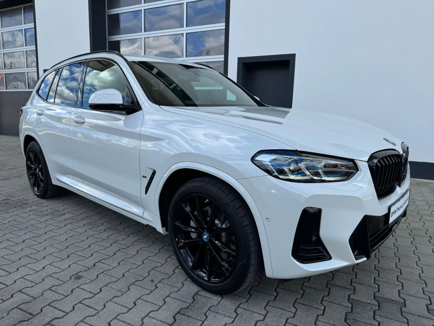 X3 xDrive 30e M-SPORT/AHK/HUD/H&K/360°/LASER/DAB