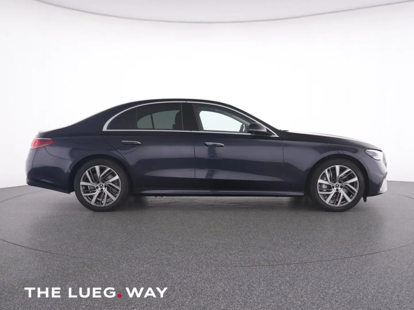 E 300 de 4M AVANTGARDE+PANO+AHK+DC-LADER+KEYLESS