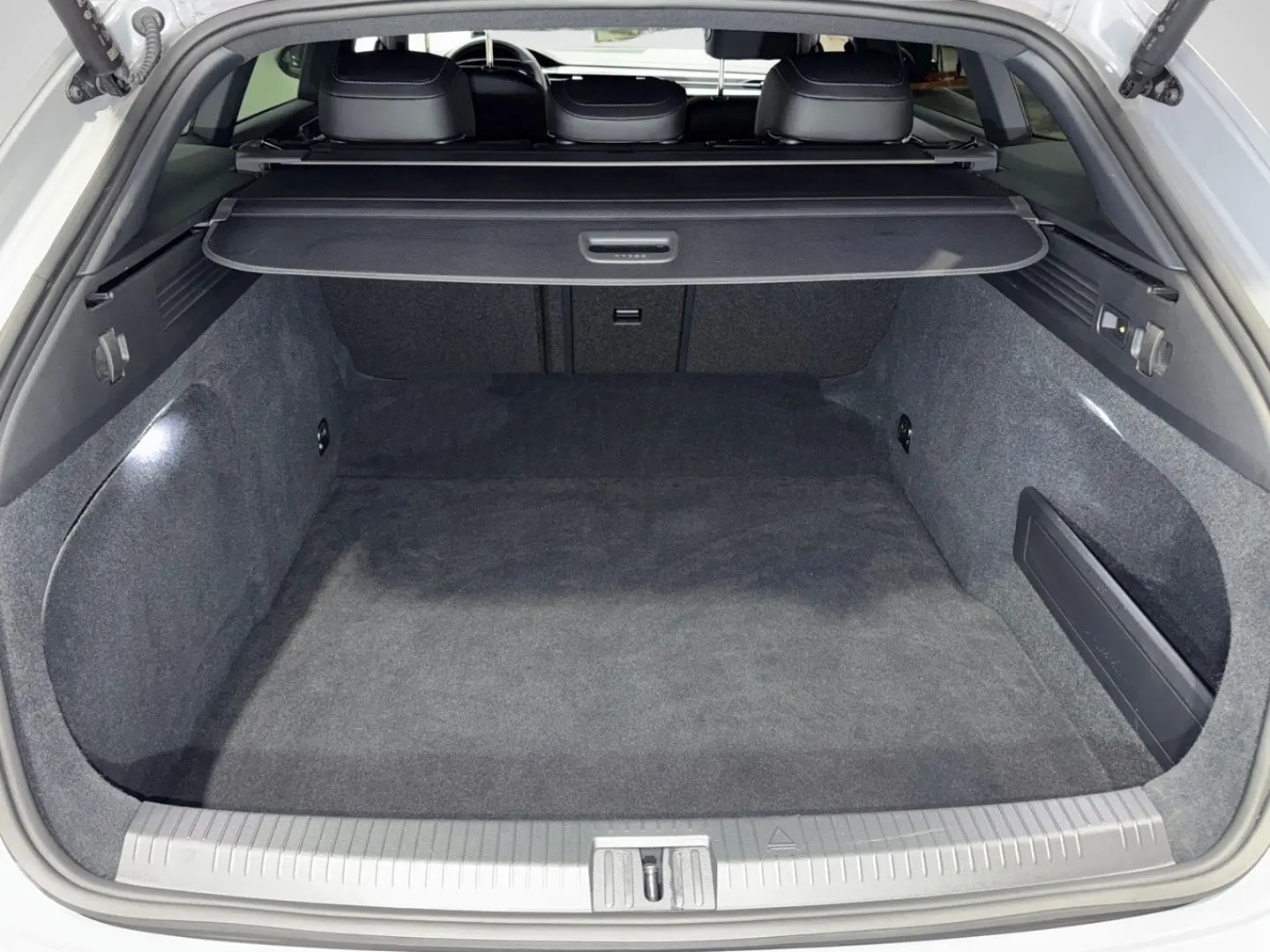 Arteon R 2.0 TSI 4M DSG SB AHK 360 CAM NAVI KEYL