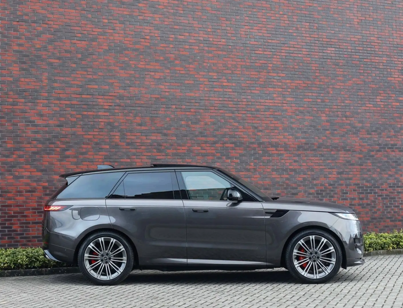 Range Rover Sport P550e Autobiography