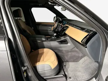 Range Rover Sport P550e Hybrid Autobiography