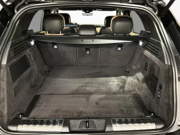 Range Rover Sport P550e Hybrid Autobiography