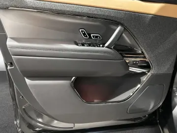 Range Rover Sport P550e Hybrid Autobiography