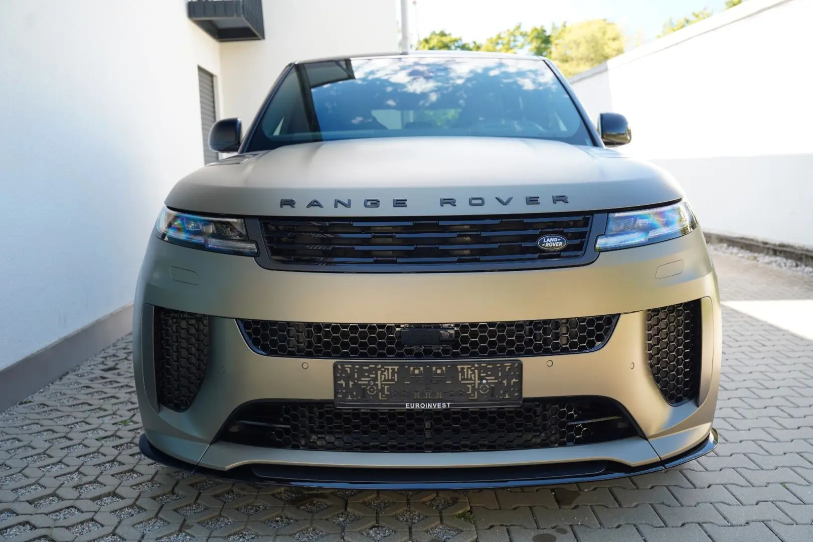 Range Rover Sport P635 SV Edition One Bronze