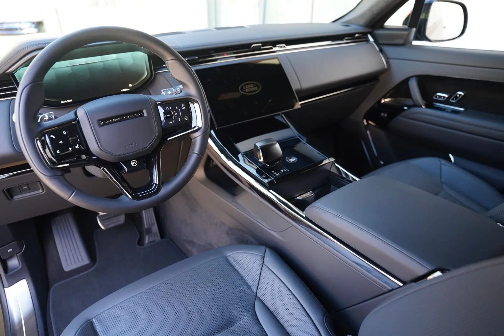 Range Rover Sport P635 SV Edition One Bronze