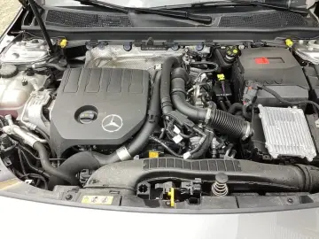 CLA 180 +AMG+KAMERA+Ambiente+SHZ+AUT+LED+el.Heck