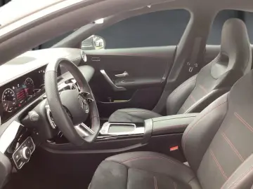 CLA 180 +AMG+KAMERA+Ambiente+SHZ+AUT+LED+el.Heck