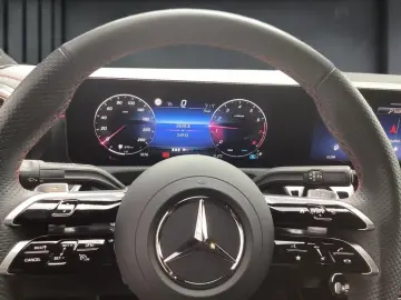 CLA 180 +AMG+KAMERA+Ambiente+SHZ+AUT+LED+el.Heck