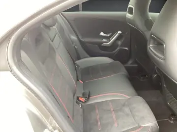 CLA 180 +AMG+KAMERA+Ambiente+SHZ+AUT+LED+el.Heck