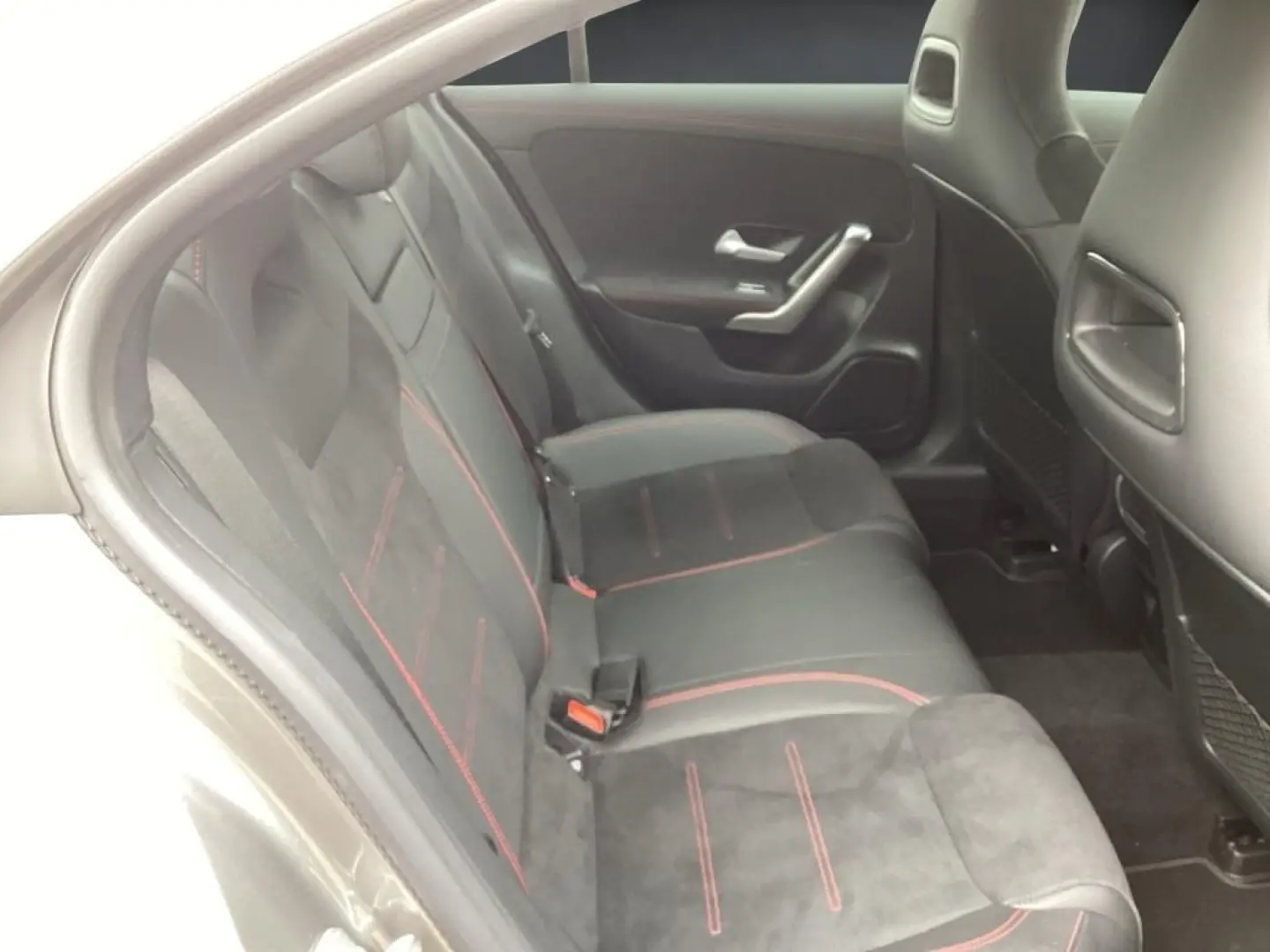 CLA 180 +AMG+KAMERA+Ambiente+SHZ+AUT+LED+el.Heck