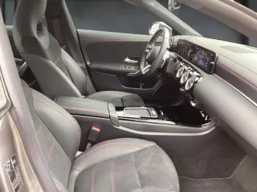 CLA 180 +AMG+KAMERA+Ambiente+SHZ+AUT+LED+el.Heck