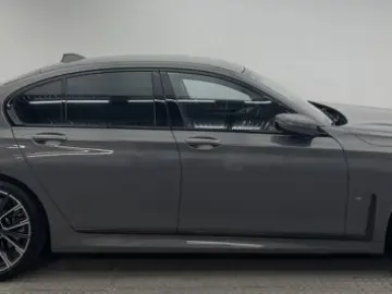BMW 750 i xDrive M SPORT PURE+LASER+SOFT