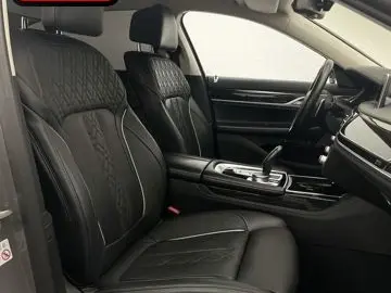 BMW 750 i xDrive M SPORT PURE+LASER+SOFT