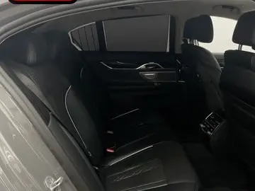 BMW 750 i xDrive M SPORT PURE+LASER+SOFT