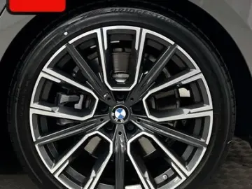 BMW 750 i xDrive M SPORT PURE+LASER+SOFT