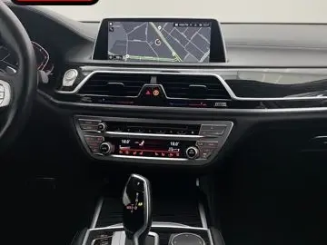 BMW 750 i xDrive M SPORT PURE+LASER+SOFT