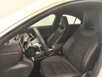 CLA 180 Coupé AMG Advanced+ Carplay KeyGo Kamera