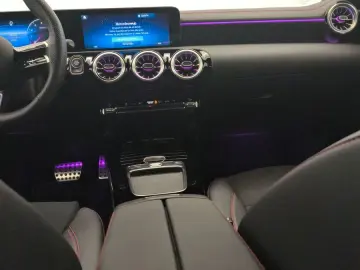 CLA 180 Coupé AMG Advanced+ Carplay KeyGo Kamera