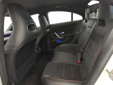 CLA 180 Coupé AMG Advanced+ Carplay KeyGo Kamera
