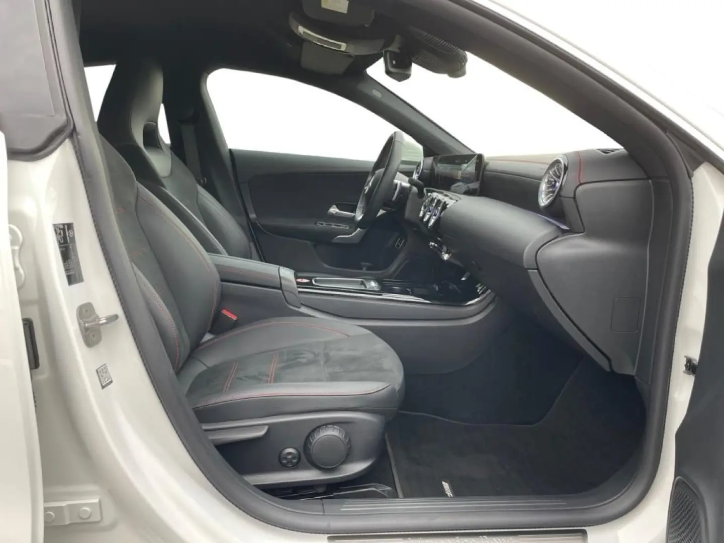 CLA 180 Coupe AMG +MBUX+Wide+Navi+W-Paket+S-Sitz