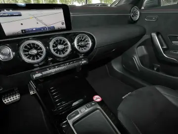 CLA 180 Coupé AMG CARPLAY+KAMERA+MBUX+LED+18