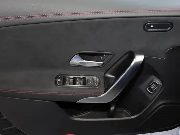CLA 180 Coupé AMG CARPLAY+KAMERA+MBUX+LED+18