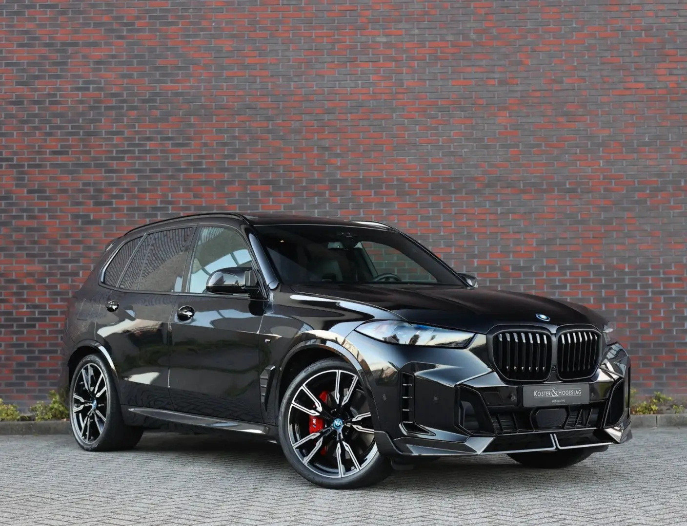 X5 50e xDrive   M-Performance - Pano - AHK - B&W
