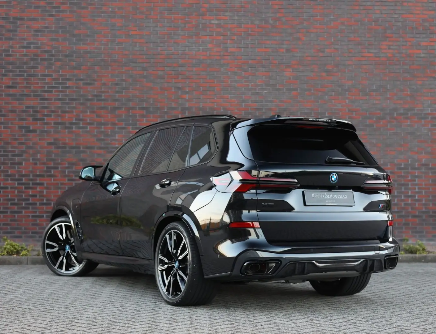 X5 50e xDrive   M-Performance - Pano - AHK - B&W