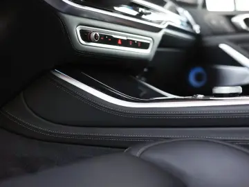 X5 50e xDrive   M-Performance - Pano - AHK - B&W