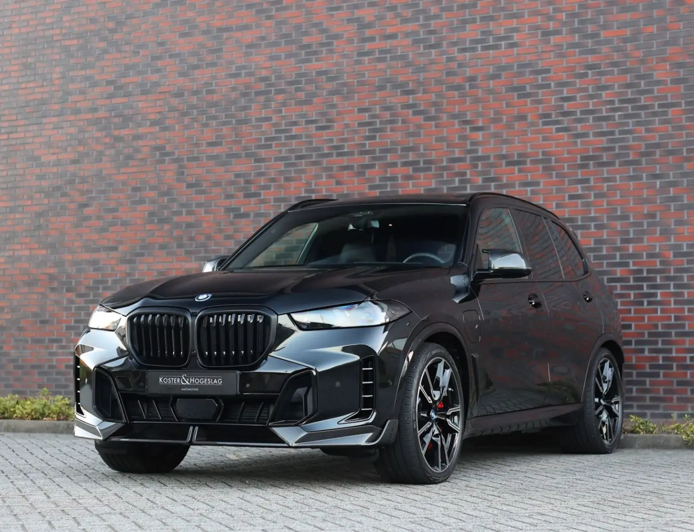X5 50e xDrive   M-Performance - Pano - AHK - B&W