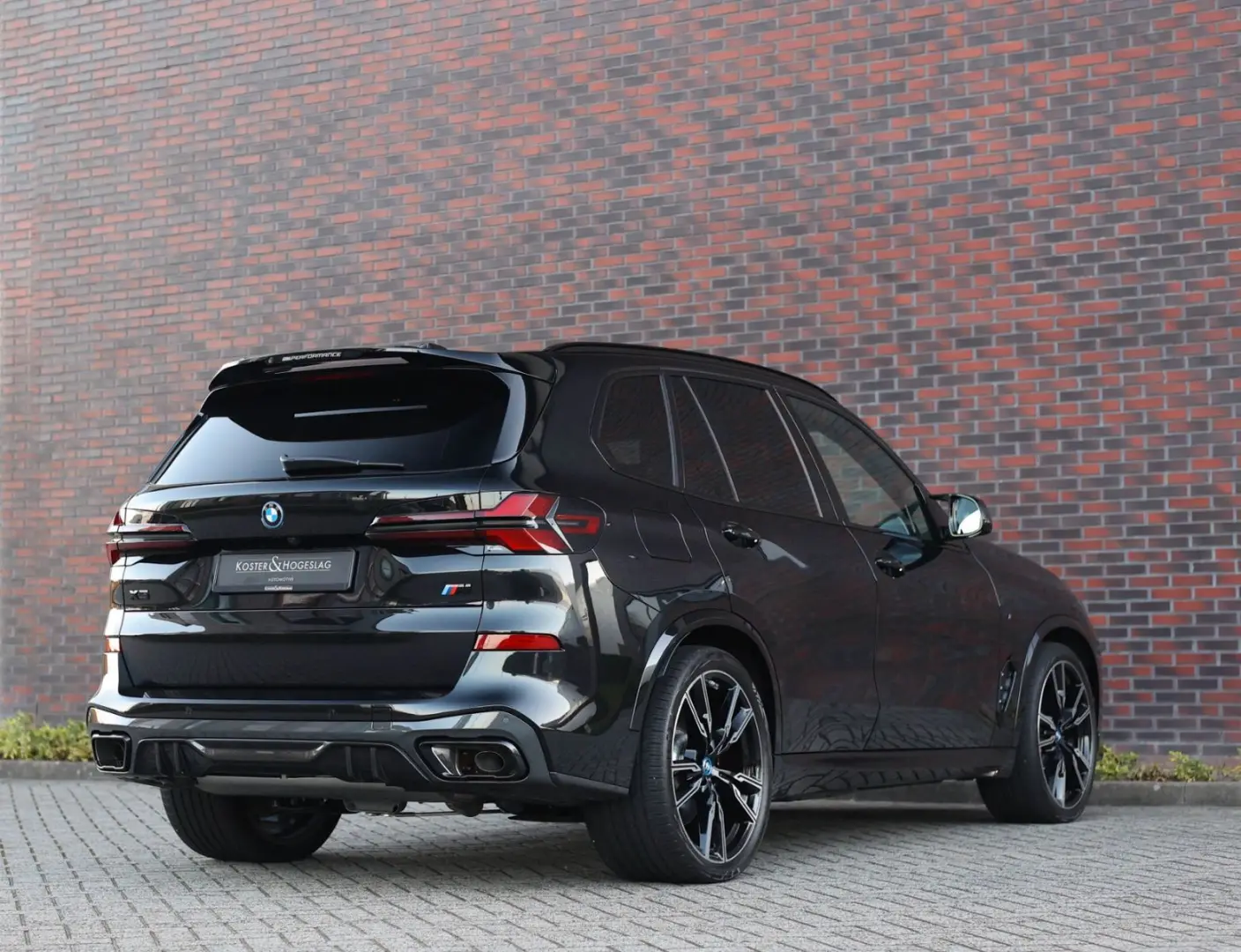 X5 50e xDrive   M-Performance - Pano - AHK - B&W