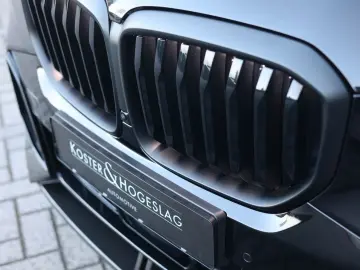 X5 50e xDrive   M-Performance - Pano - AHK - B&W
