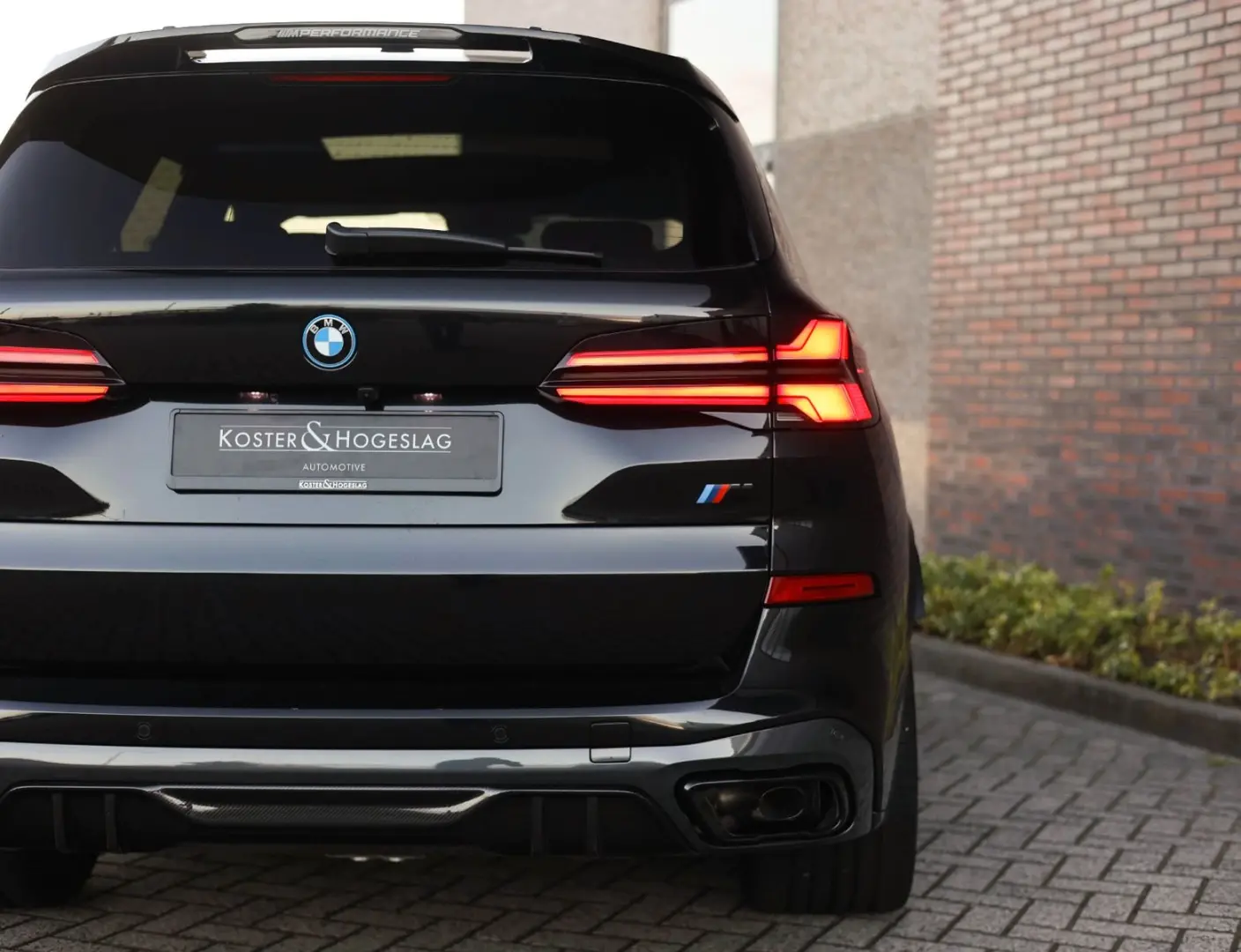 X5 50e xDrive   M-Performance - Pano - AHK - B&W