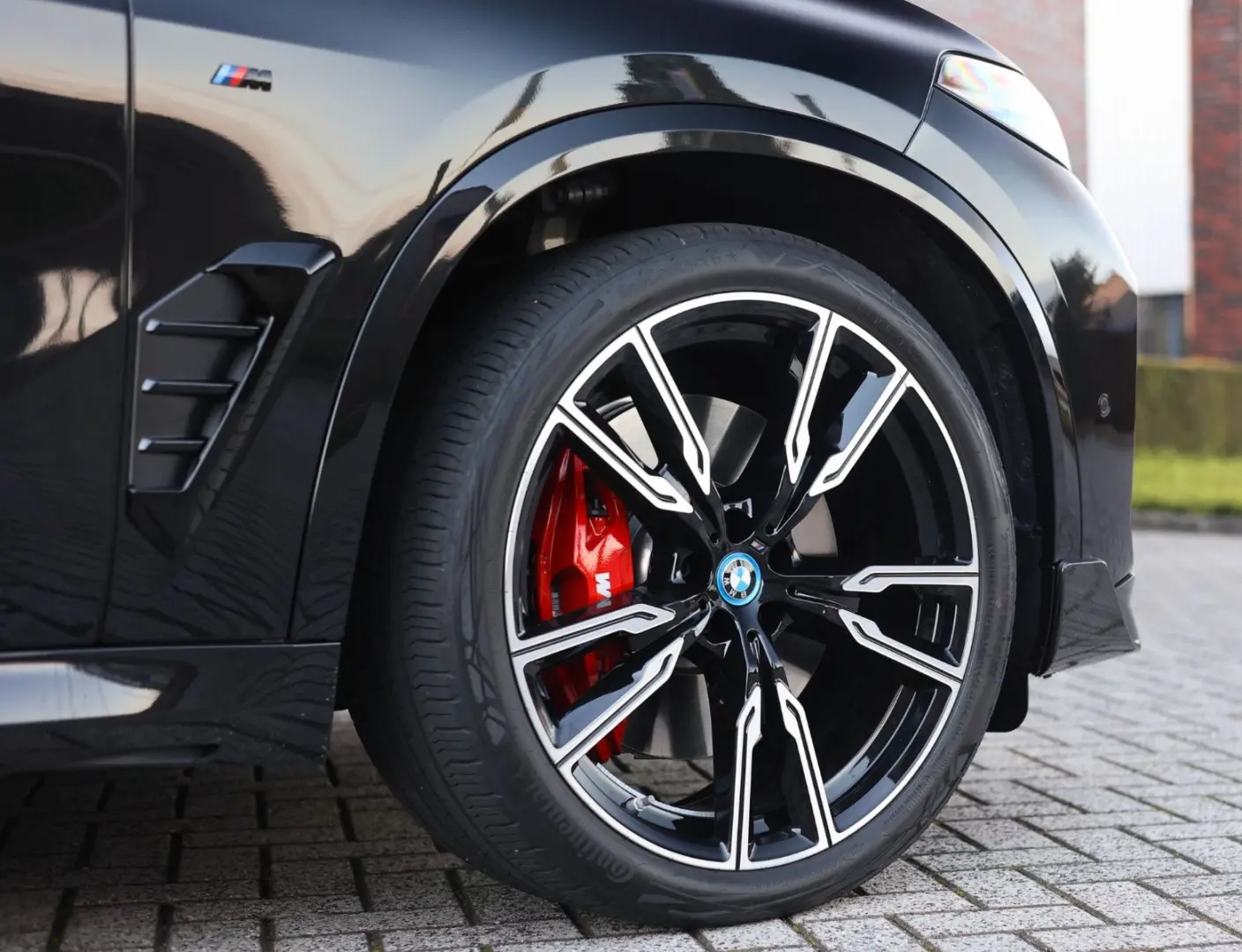 X5 50e xDrive   M-Performance - Pano - AHK - B&W