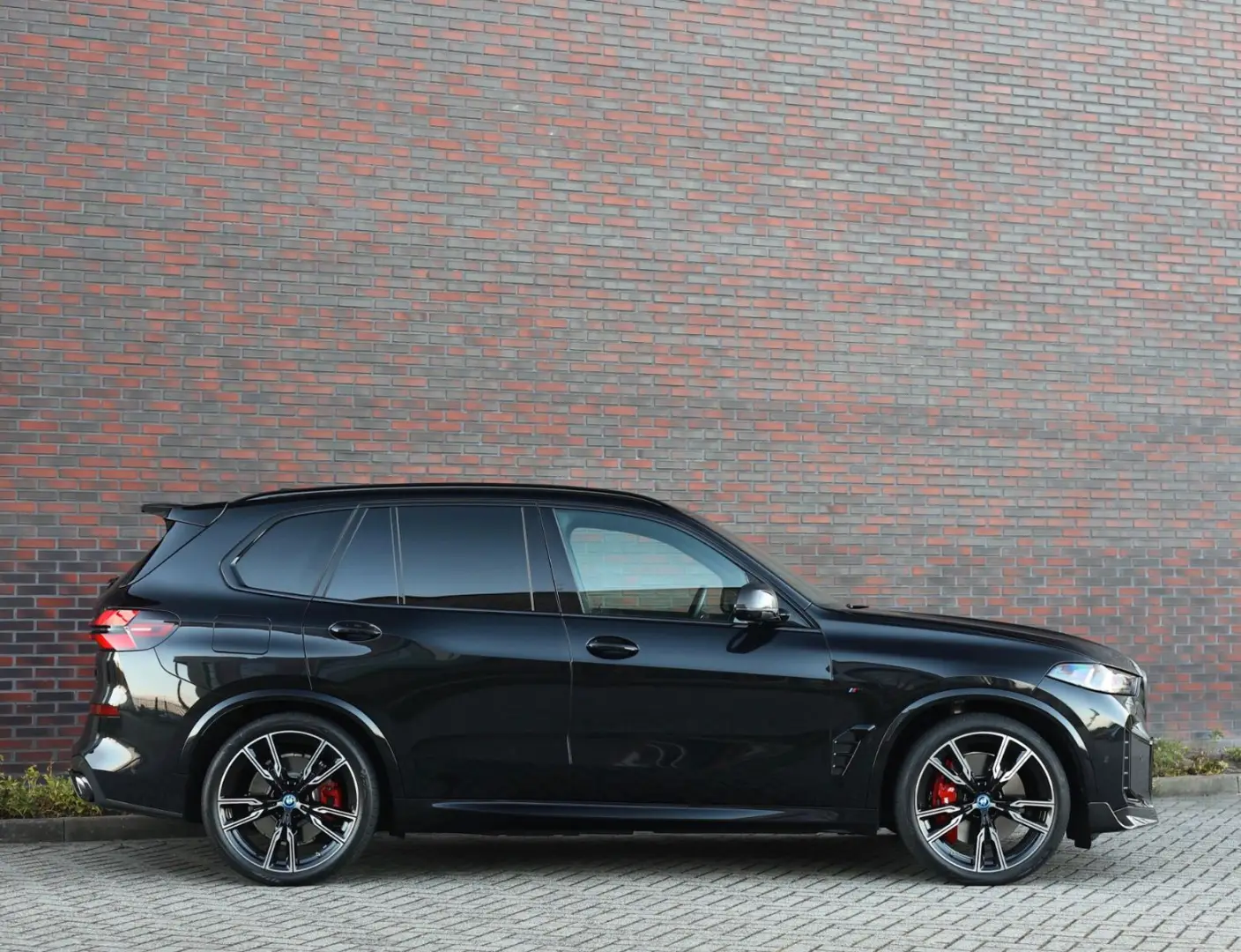 X5 50e xDrive   M-Performance - Pano - AHK - B&W