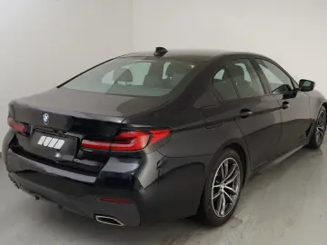 BMW 520d xDrive Limousine (M-Sport Navi HUD ACC )