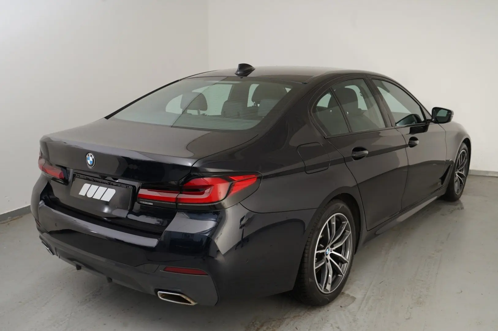BMW 520d xDrive Limousine (M-Sport Navi HUD ACC )