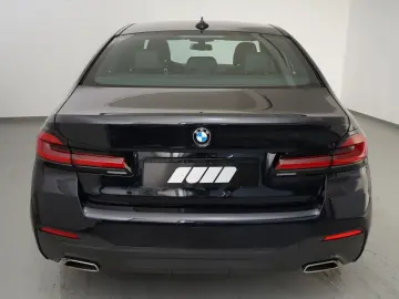 BMW 520d xDrive Limousine (M-Sport Navi HUD ACC )