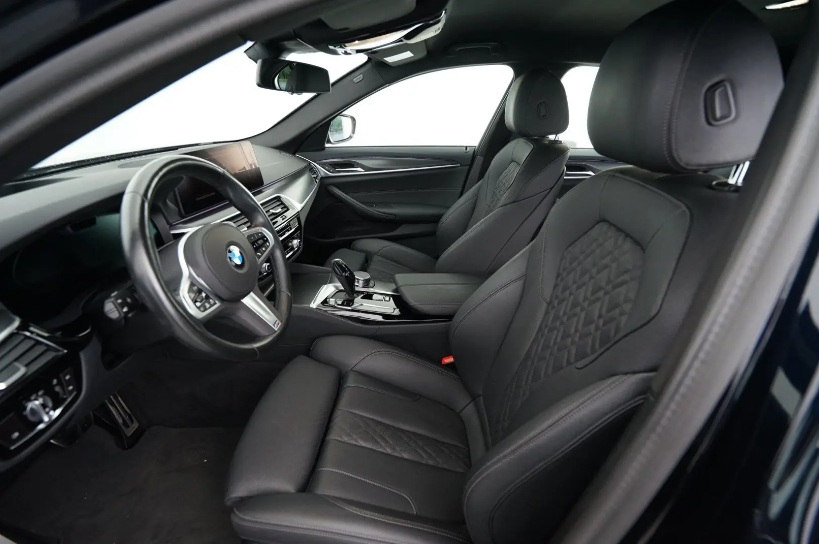 BMW 520d xDrive Limousine (M-Sport Navi HUD ACC )