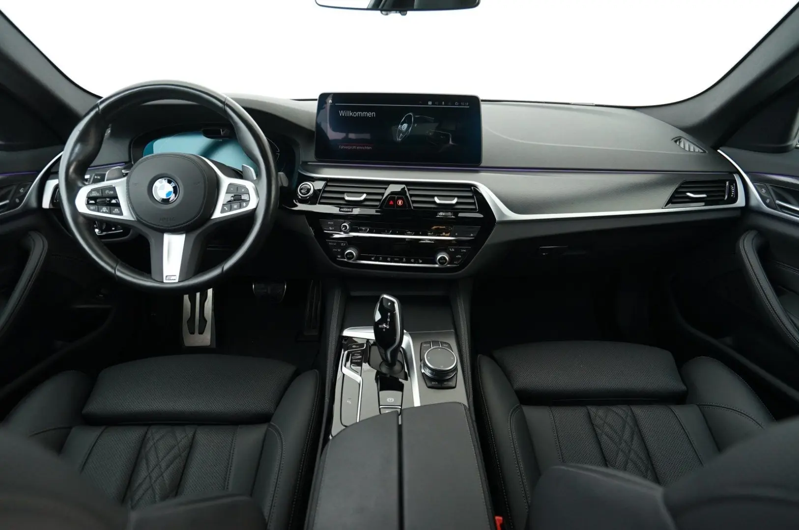 BMW 520d xDrive Limousine (M-Sport Navi HUD ACC )