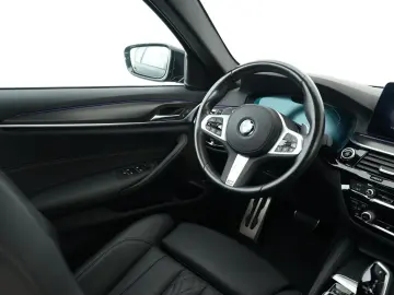 BMW 520d xDrive Limousine (M-Sport Navi HUD ACC )