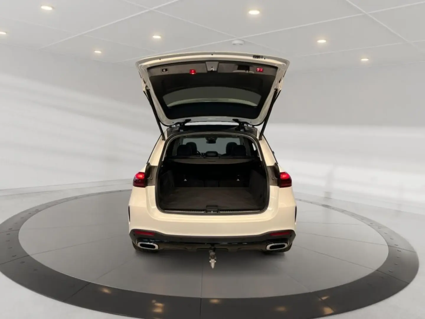 GLE 450 4matic AMG +MBUX+Wide+Navi+Pano+Burm+AHK