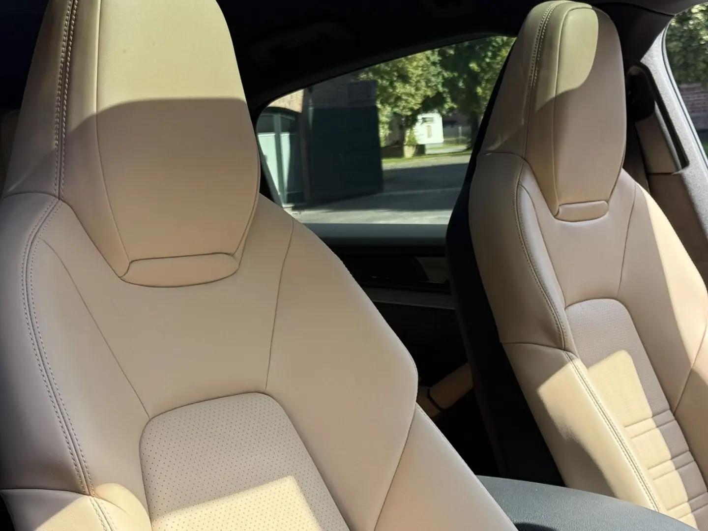 Cayenne E-Hybrid Coupe BEIFAHRERDISPLAY*SPORTDES