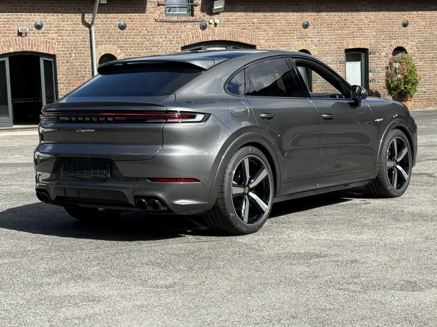Cayenne E-Hybrid Coupe BEIFAHRERDISPLAY*SPORTDES