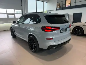X5 xDrive 30d M-SPORT PANO/LUFT/22''/AHK/7 SITZE
